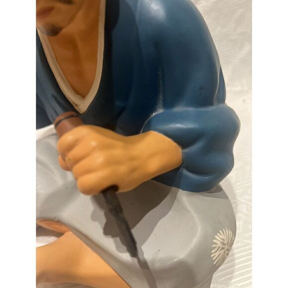 Sakohakatadoll Hakata Japan Crosslegged Man Using Chisel Traditional Dress - Picture 14 of 15